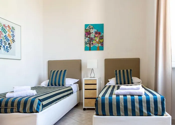 San Lorenzo Market - 2 Bedroom