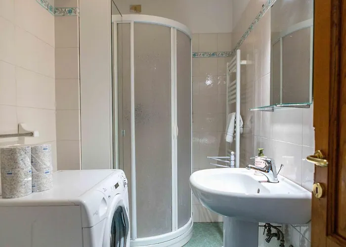 San Lorenzo Market - 2 Bedroom Διαμέρισμα *