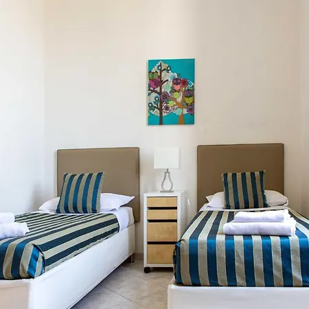 San Lorenzo Market - 2 Bedroom